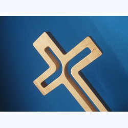 Krzyż drewniany jasny brąz 18 cm JB 1